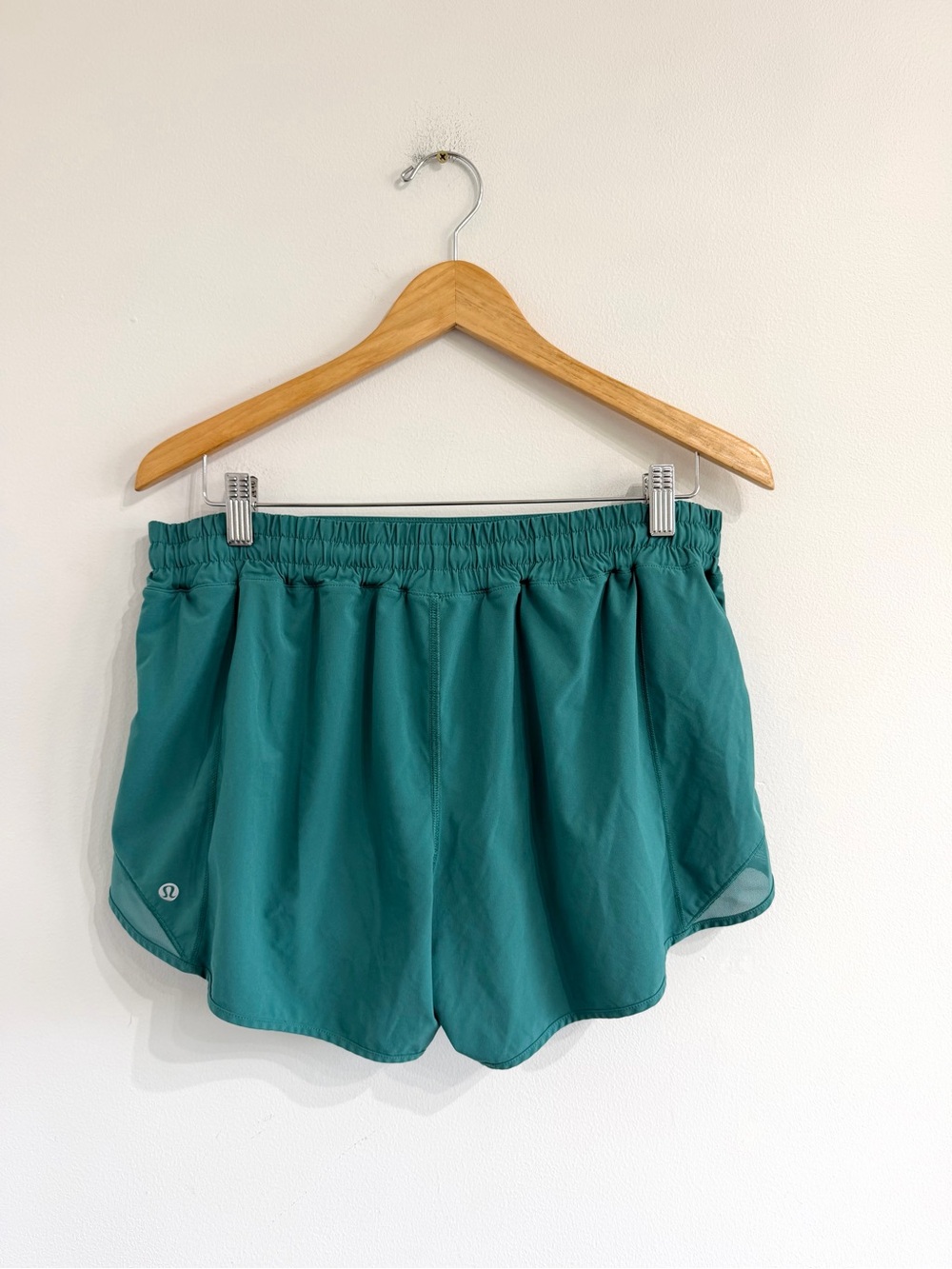 Lululemon Hotty Hot Low Rise Short 4"
Teal Lagoon running shorts - Picture 3 of 10